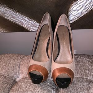 Jessica Simpson Tan multi colored heels